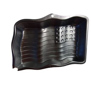 2/$10 Never been used Wilton Stars & Stripes cake pan - US Flag - patriotic